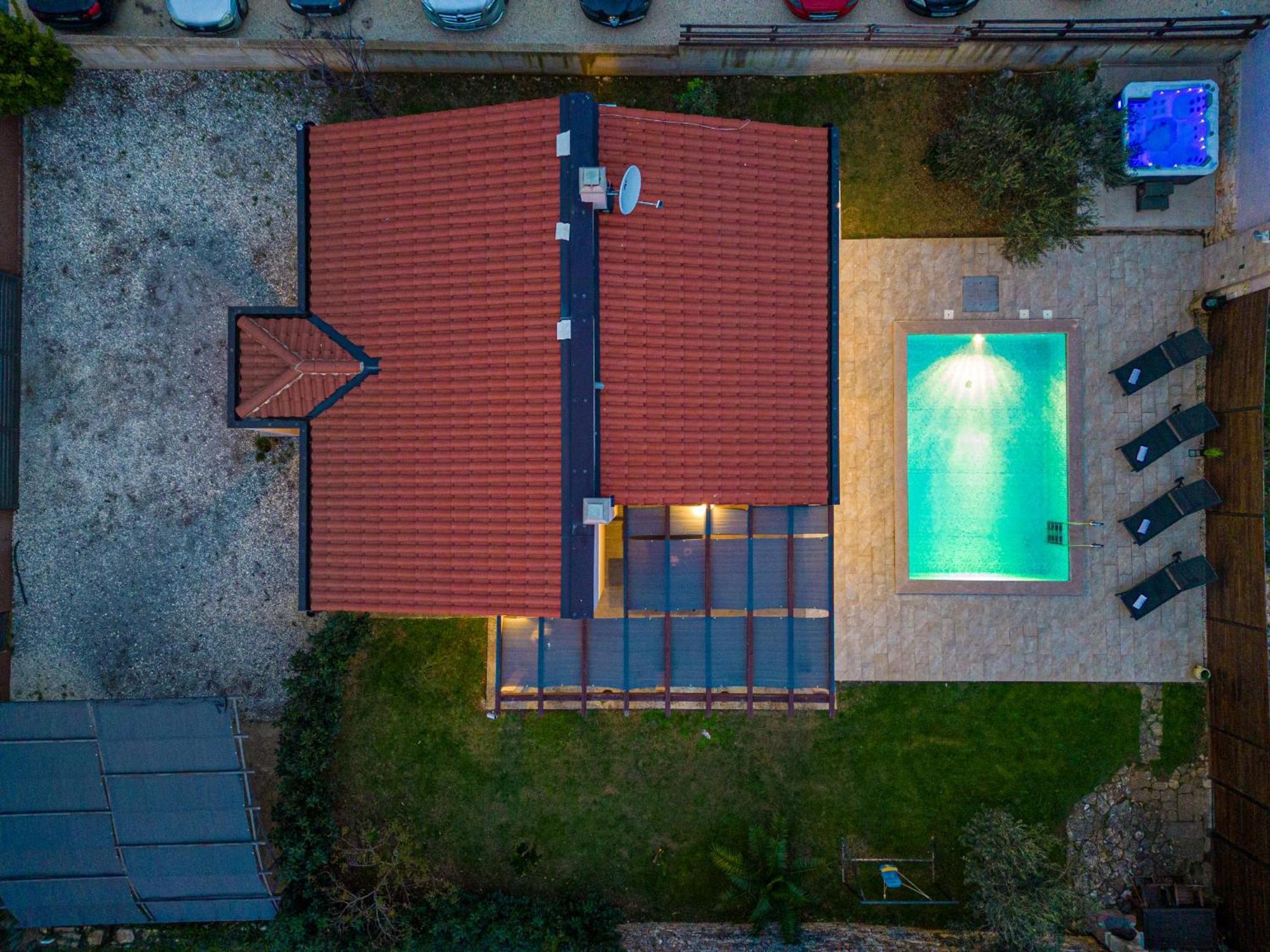 Вілла Bobo Family House With Pool Воднян Екстер'єр фото